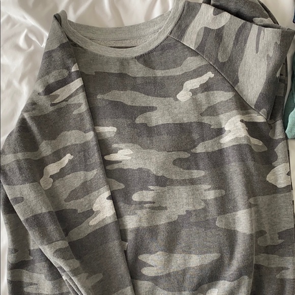Clothing bundle - Picture 2 of 4